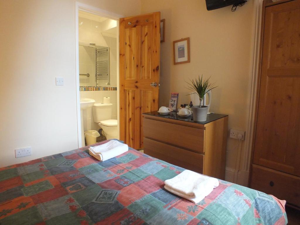 Leonardos Guest House Swansea Room photo